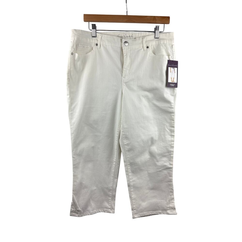 Women’s Gloria Vanderbilt Size 12 White Bedazzled Capri’s